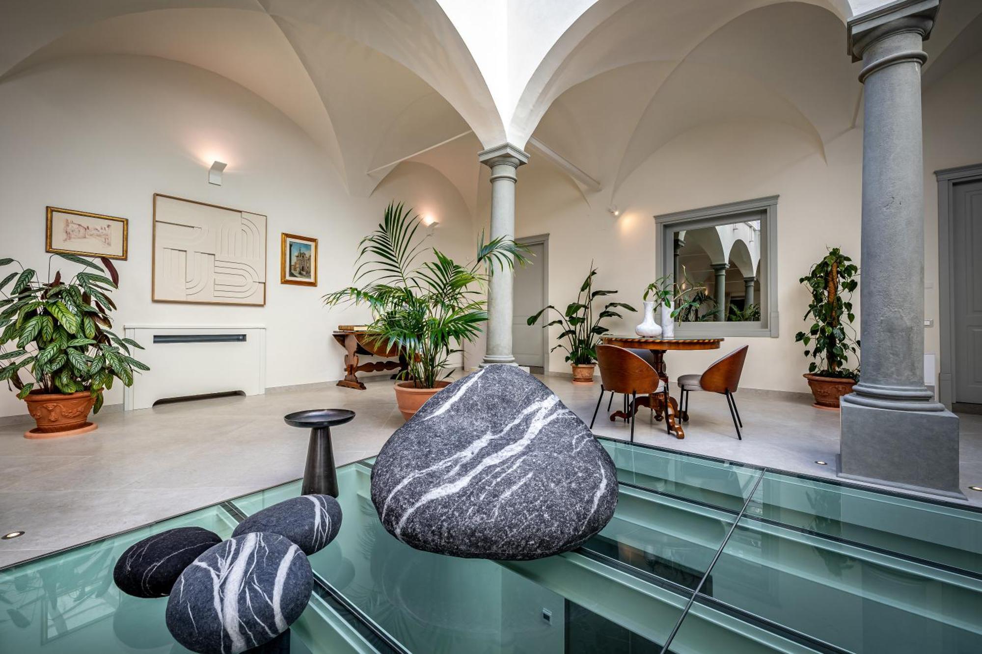 Dimora Collection - Le Corti - Boutique Luxury Suites In A Restored 13Th Century Convent, With Sauna And Gym (Adults Only) Florens Exteriör bild