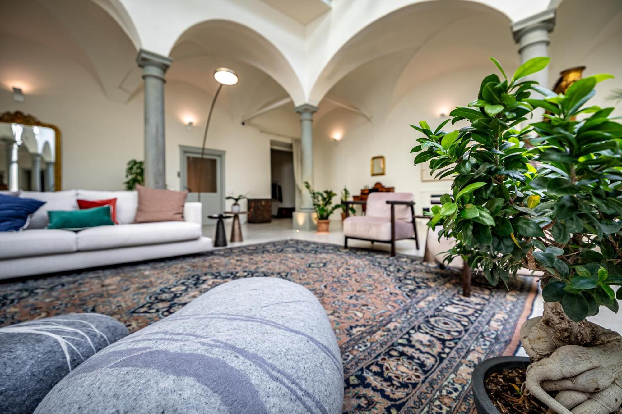 Dimora Collection - Le Corti - Boutique Luxury Suites In A Restored 13Th Century Convent, With Sauna And Gym (Adults Only) Florens Exteriör bild