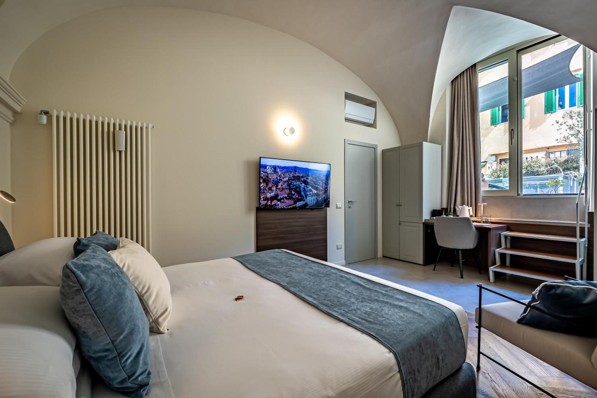 Dimora Collection - Le Corti - Boutique Luxury Suites In A Restored 13Th Century Convent, With Sauna And Gym (Adults Only) Florens Exteriör bild